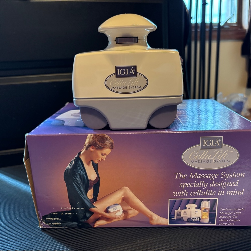 Cellulite Massage System - Cream and Gray